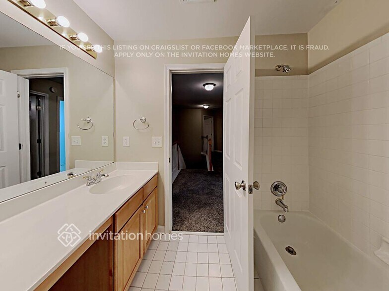 Building Photo - 350 Hillside Manor Dr NE