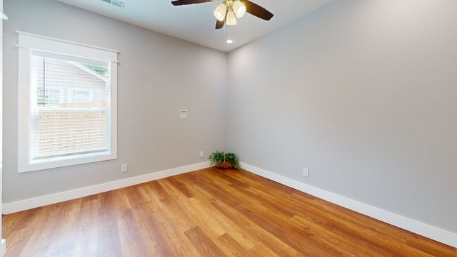 Building Photo - 1726 Forest Ave