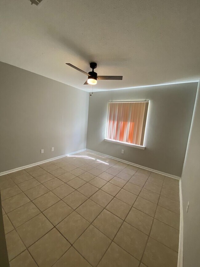 Building Photo - **MANAGERS SPECIAL $250 OFF FIRST MONTH RE...