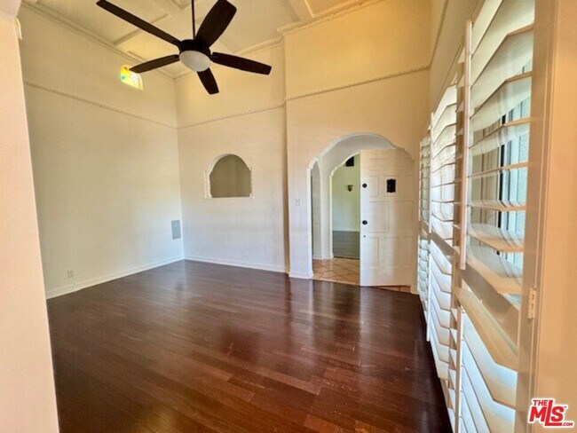 Building Photo - 8283 4th St