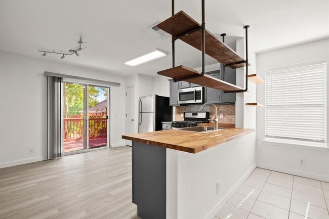Building Photo - 6908 Broad Brook Dr