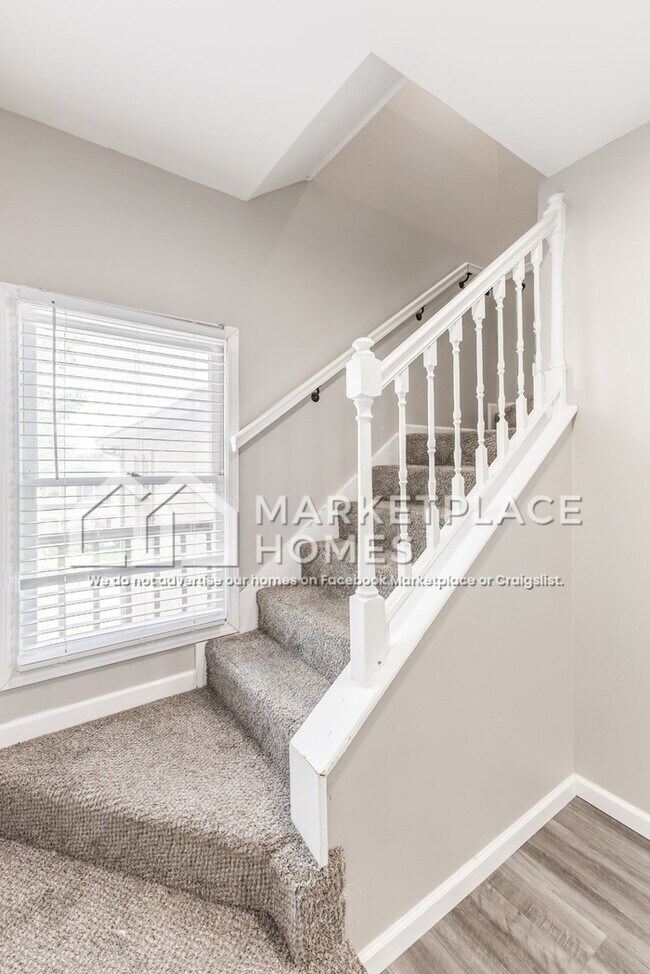 Building Photo - 531 Farmingdale Rd SE