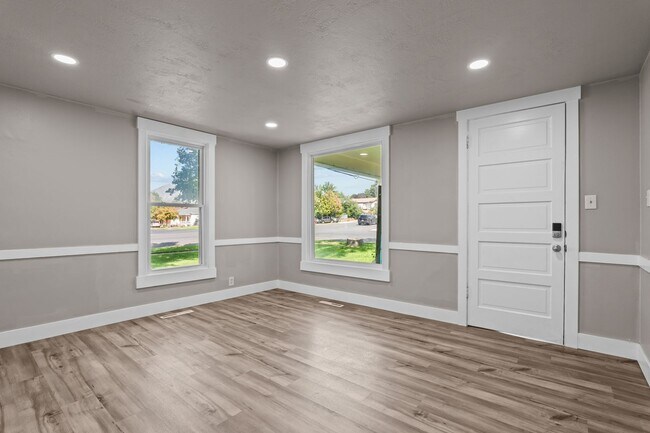 Building Photo - The One Spanish Fork Rental You Don't Want to Miss"