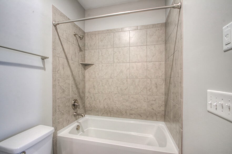 Building Photo - 9112 Keats St