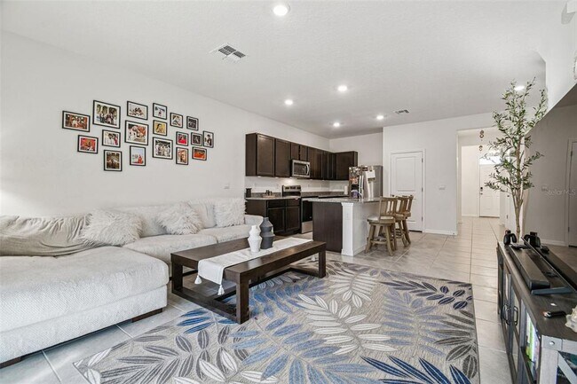 Building Photo - 11070 Crescent Deer Dr