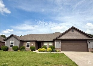 Building Photo - 1010 Messina Way