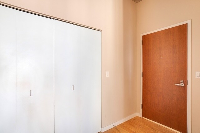 Building Photo - 235 W Van Buren St