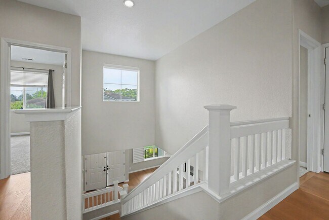Building Photo - 4865 Peninsula Point Dr