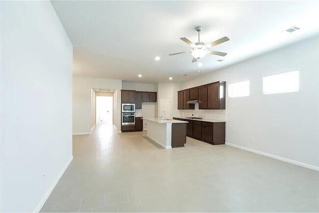Building Photo - 135 Horseshoe Cove