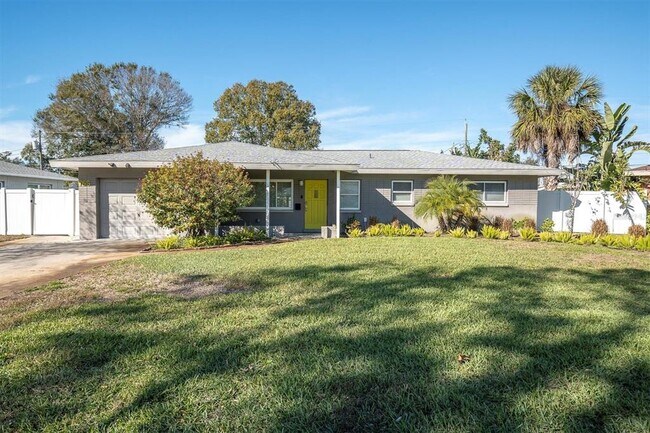 Building Photo - 765 56th Ave S