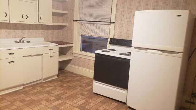 Building Photo - 1413 Broad St