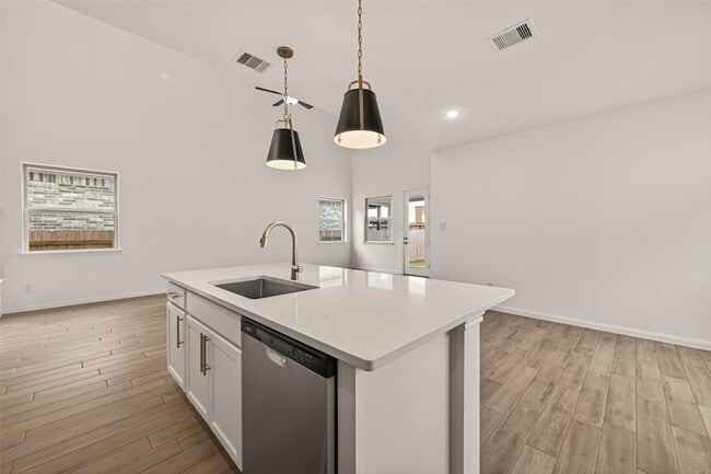 Building Photo - 7327 Blue Gentiana Ln