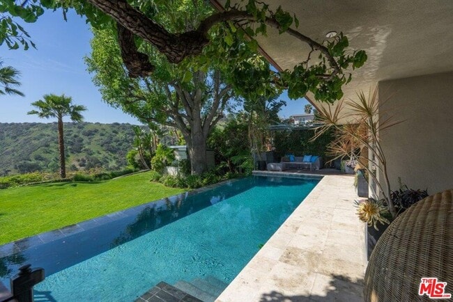 Building Photo - 2439 Carman Crest Dr