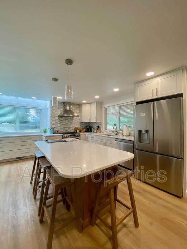 Building Photo - 406 Arrowhead Ln