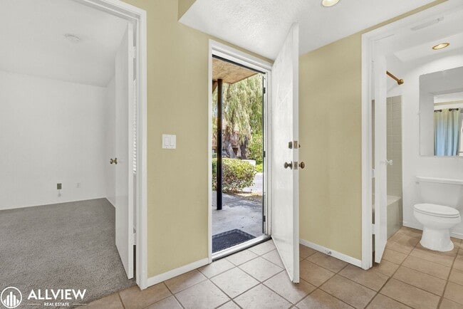 Building Photo - *MOVE-IN SPECIAL $100 OFF FIRST MONTH'S RE...