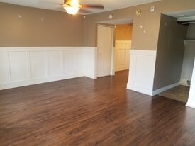 Building Photo - 5515 country dr, apt 36