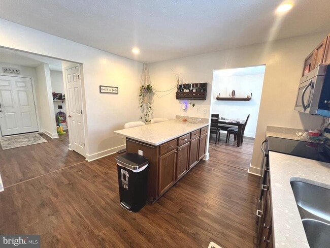 Building Photo - 2405 Gifhorn Ct