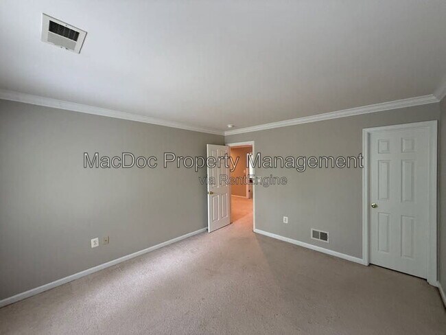Building Photo - 1404 Graham Dr