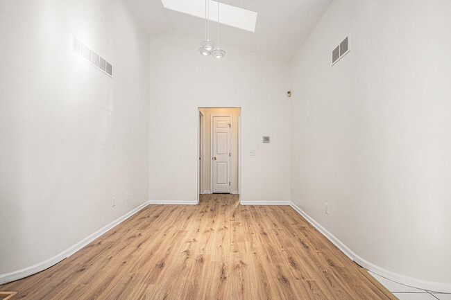 Building Photo - 4058 Boulder Pond Dr