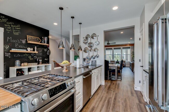 Building Photo - 816 N 3rd Ave