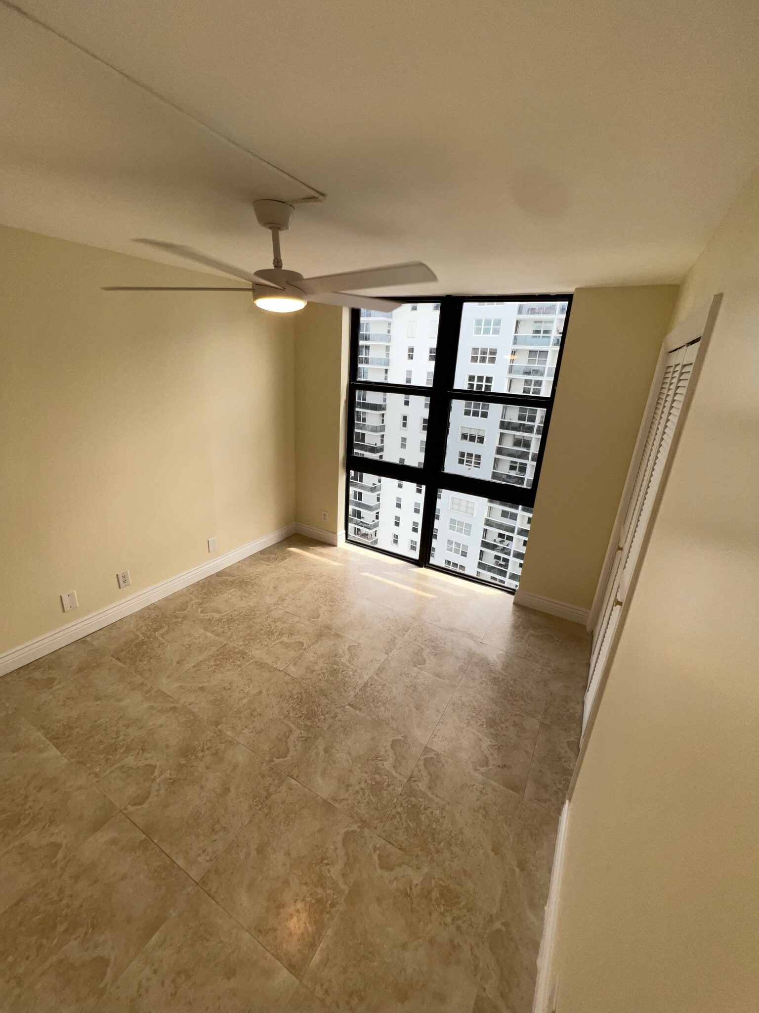 Building Photo - 3031 N Ocean Blvd
