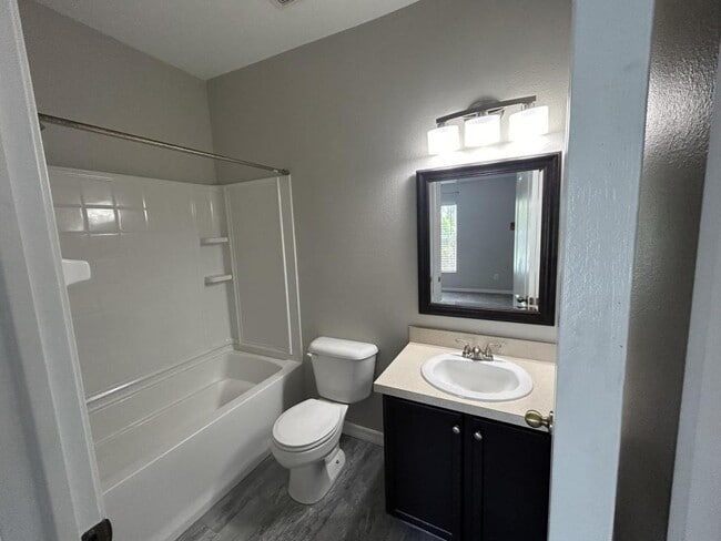 Building Photo - 15835 Fishhawk Falls Dr
