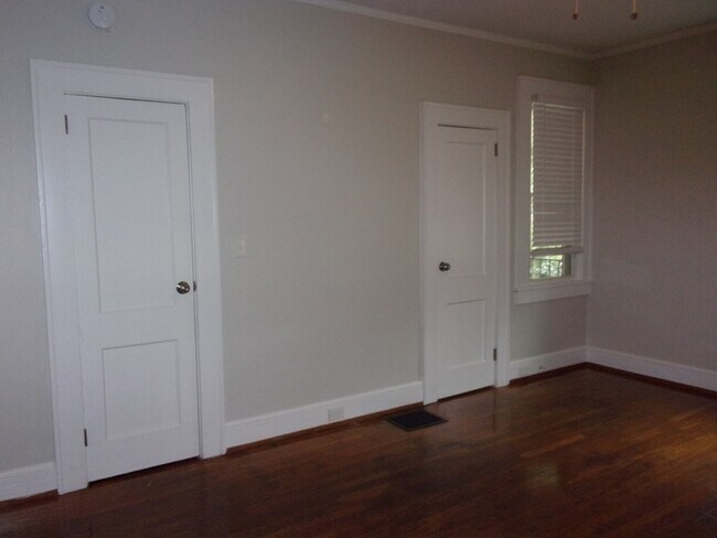 Building Photo - 738 Charlotte Ave