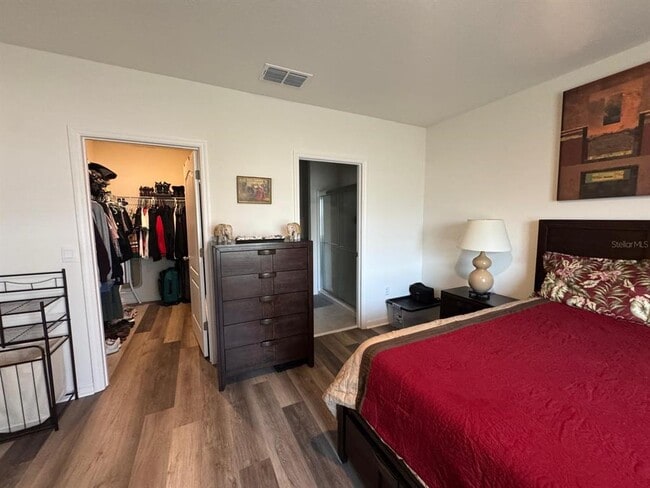 Building Photo - 916 August Sky Dr