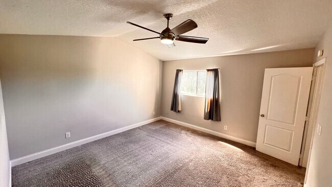 Building Photo - Charming Orlando Retreat – 3BR, 2BA Single-Family Home! WASHER & DRYER INCLUDED!