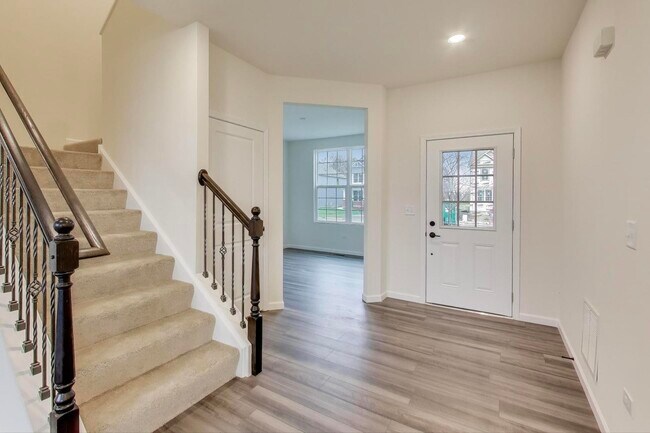 Building Photo - 2240 Bent Grass Wy