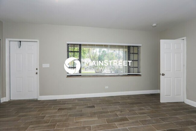 Building Photo - 4 Bedroom Pet-Friendly Home in Miami, FL w...