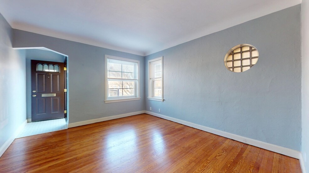 Building Photo - 5816 Mardel Ave