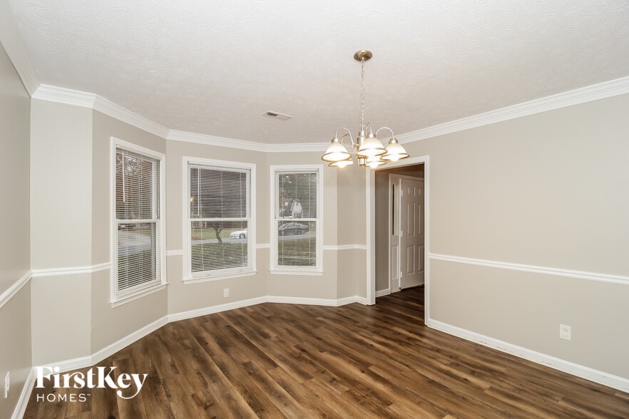 Building Photo - 307 Marble Ct