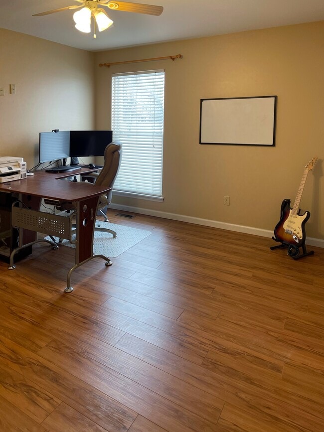 Building Photo - 16 Sea Pines Ct