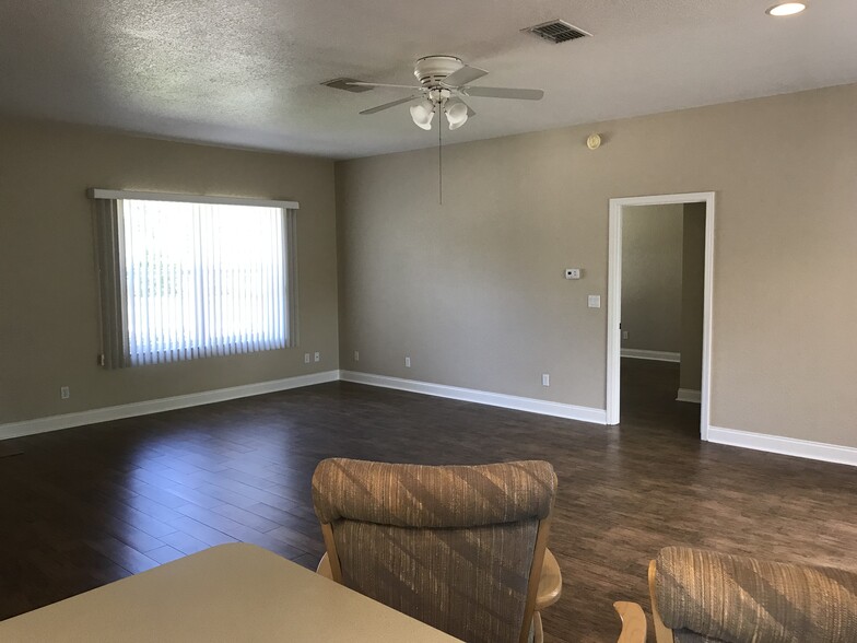 Living Room - 5123 Spirit Lake Rd