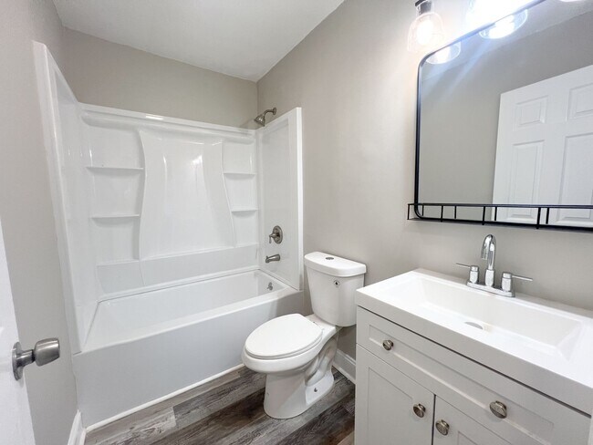 Building Photo - Move-In Specials Available! Completely Rem...