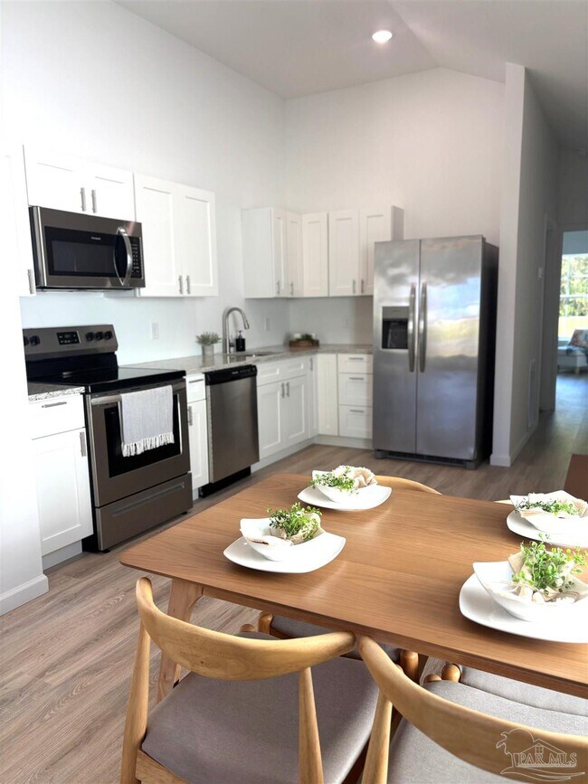 Building Photo - 2117 W Jackson St