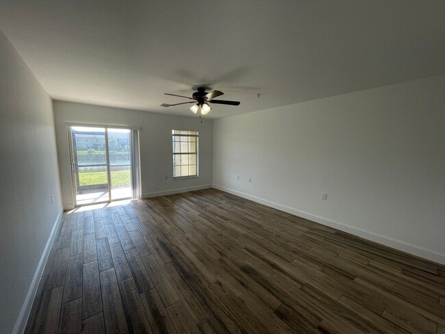Building Photo - ANNUAL RENTAL - VISTAS AT HERITAGE BAY - 2 BED + DEN/ 2.5 BATH TOWNHOUSE