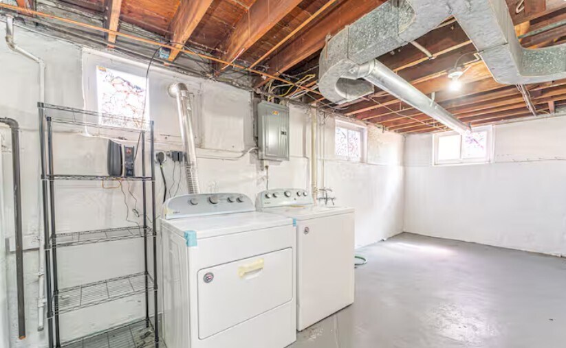 Building Photo - 4316 Tyrolean Ave