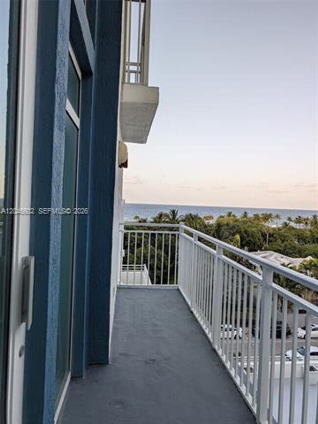 Building Photo - 7600 Collins Ave