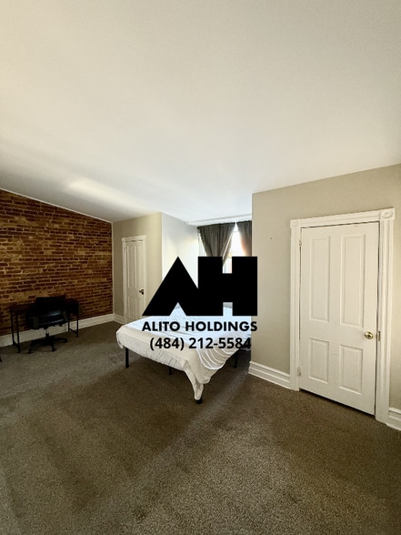 Building Photo - 1012 W Turner St