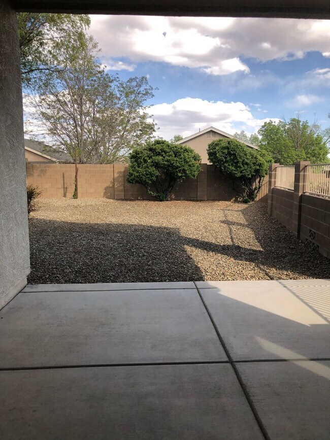 Building Photo - 5301 N Bremont Way