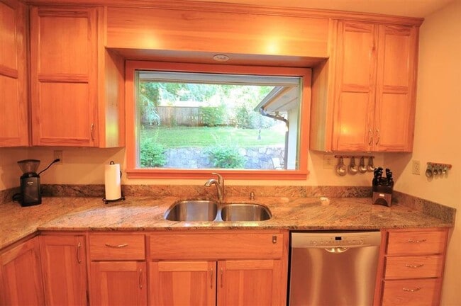 Building Photo - **COMING SOON**Stunning Mid Century Rancher