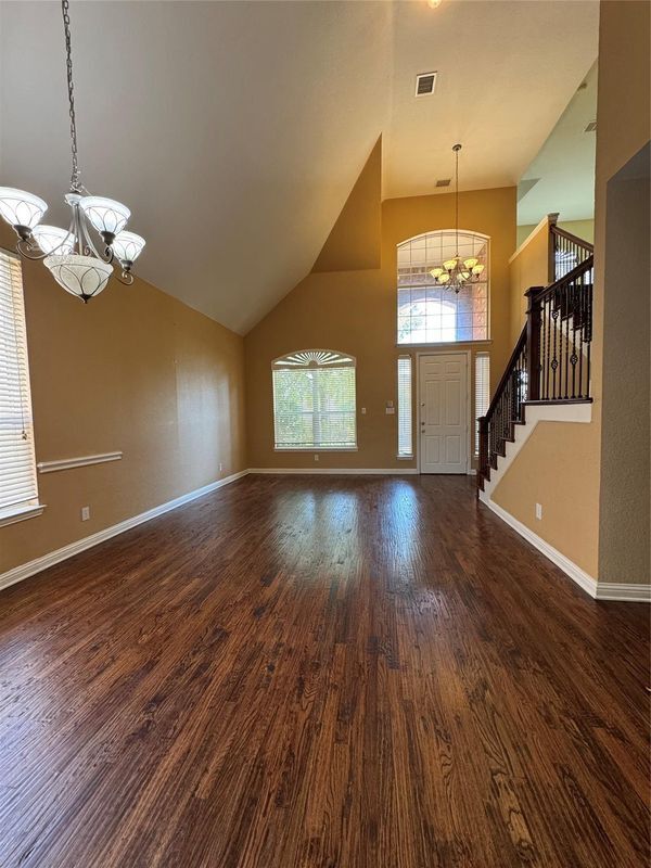 Building Photo - 9101 Forest Hills Dr