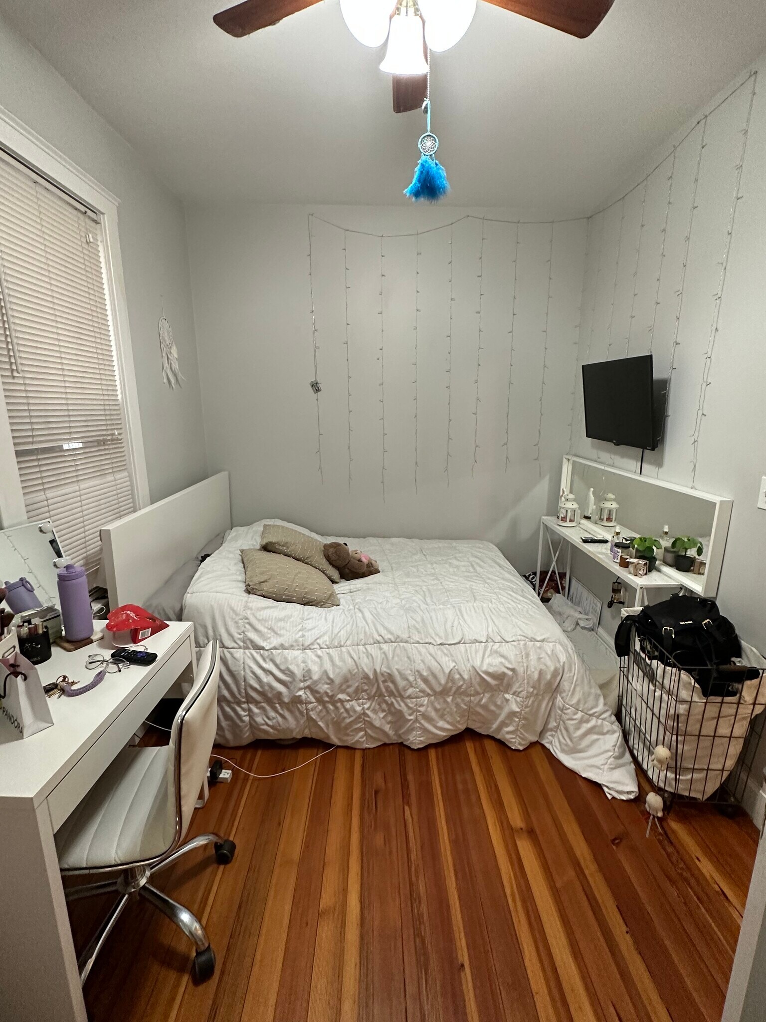 Building Photo - 194 Marion St