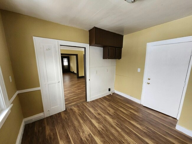 Building Photo - 2990 E 111th St