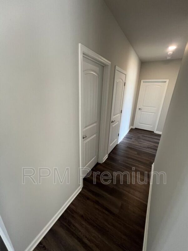 Building Photo - 2123 Westfield Ave