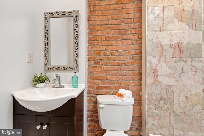 Building Photo - Amazing location close to all that Station North/Greenmount West and have to offer!