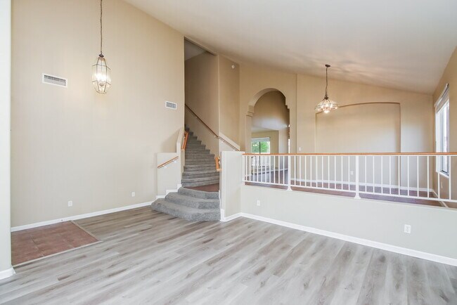 Building Photo - 1668 S Quartz St