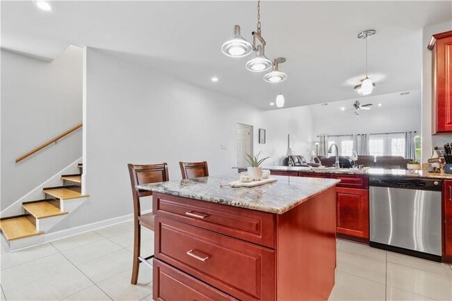 Building Photo - 1057 Marina Dr